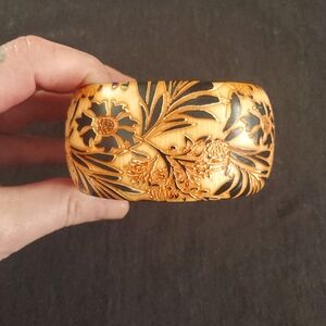 Pono/Anthroplogie Floral Carved Resin Bangle Bracelet